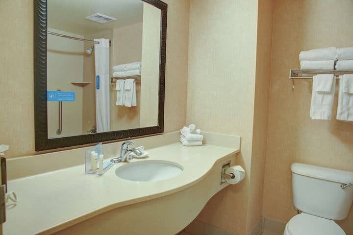 Room 21 of 37